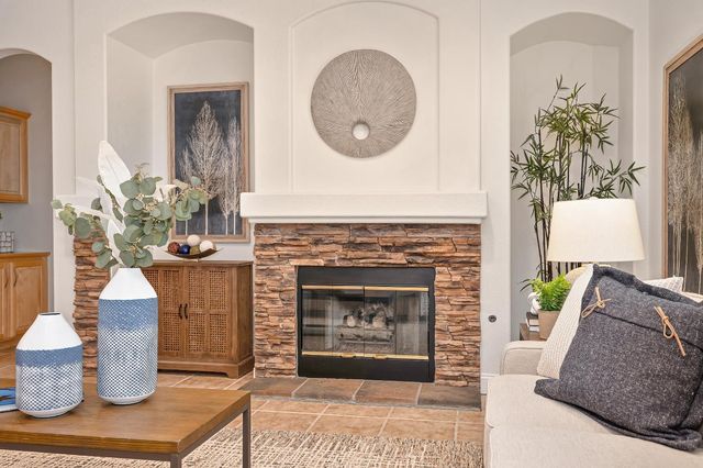 6233 Camellia Cir, Rocklin, CA 95765