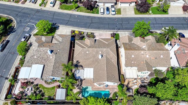 6233 Camellia Cir, Rocklin, CA 95765