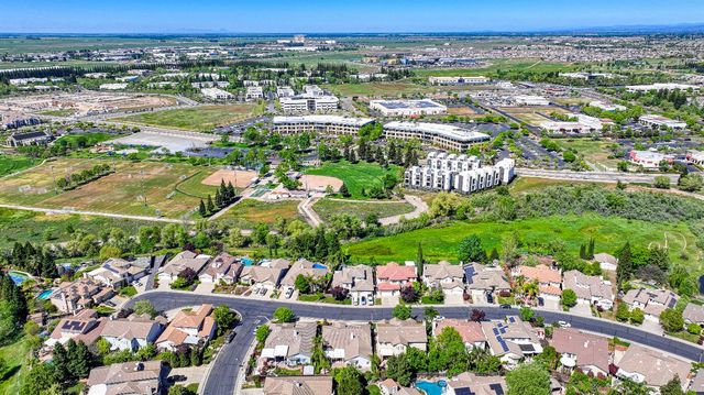 6233 Camellia Cir, Rocklin, CA 95765