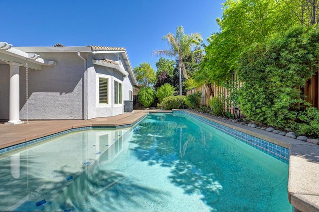 6233 Camellia Cir, Rocklin, CA 95765