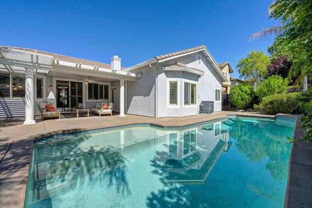 6233 Camellia Cir, Rocklin, CA 95765