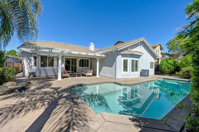 6233 Camellia Cir, Rocklin, CA 95765