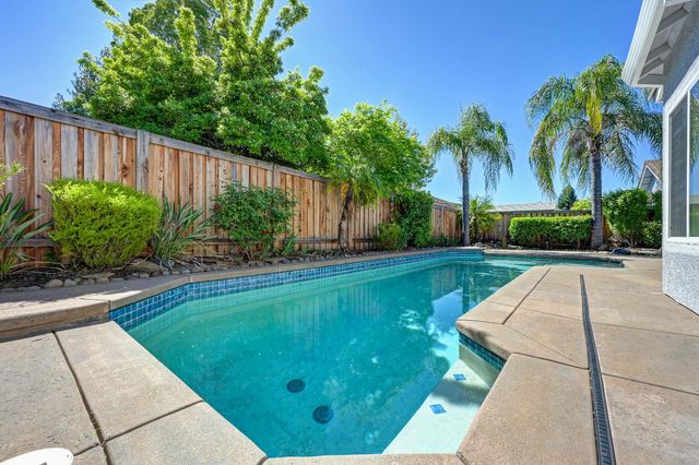 6233 Camellia Cir, Rocklin, CA 95765