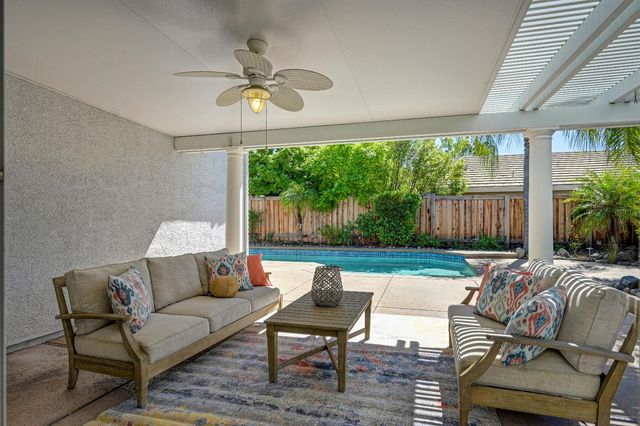 6233 Camellia Cir, Rocklin, CA 95765