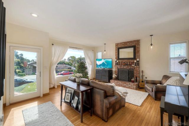 1166 Agate St, San Diego, CA 92109