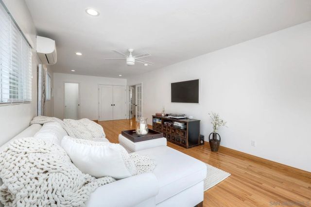 1166 Agate St, San Diego, CA 92109