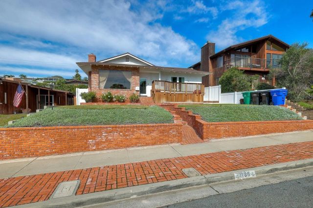 1166 Agate St, San Diego, CA 92109