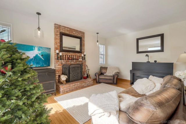 1166 Agate St, San Diego, CA 92109