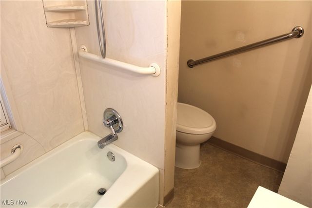 1813 Adelaide Boulevard, Akron, OH 44305