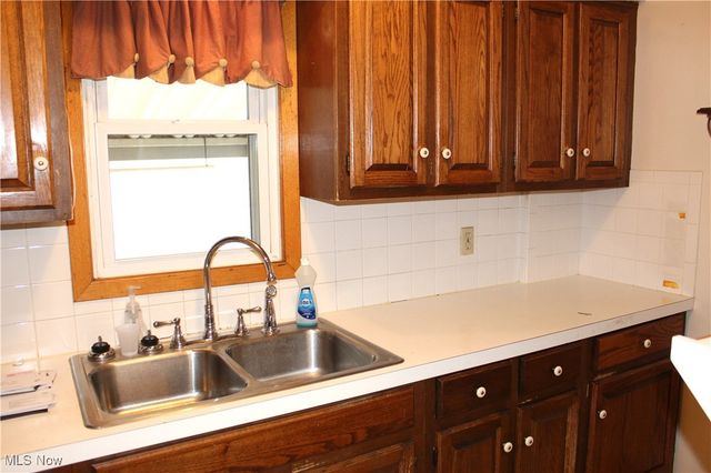 1813 Adelaide Boulevard, Akron, OH 44305