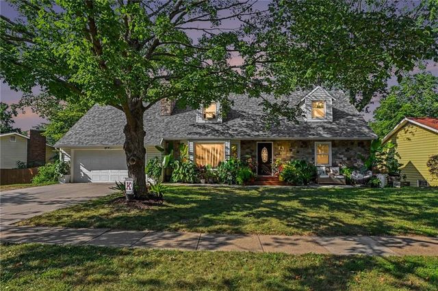 2905 Rimrock Drive, Lawrence, KS 66047