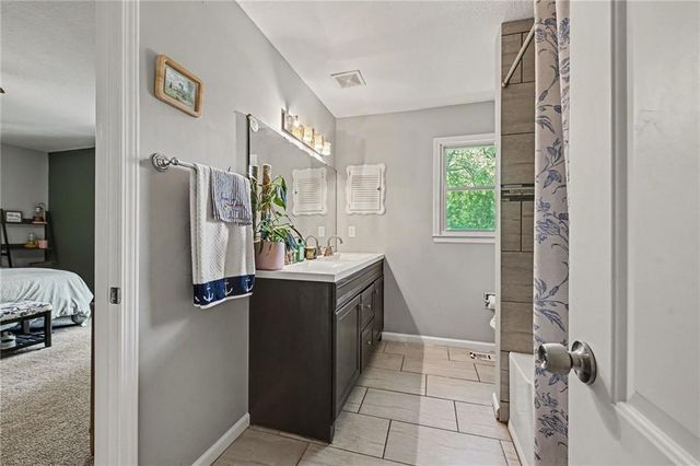 2905 Rimrock Drive, Lawrence, KS 66047