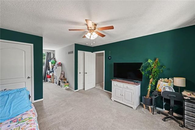 2905 Rimrock Drive, Lawrence, KS 66047