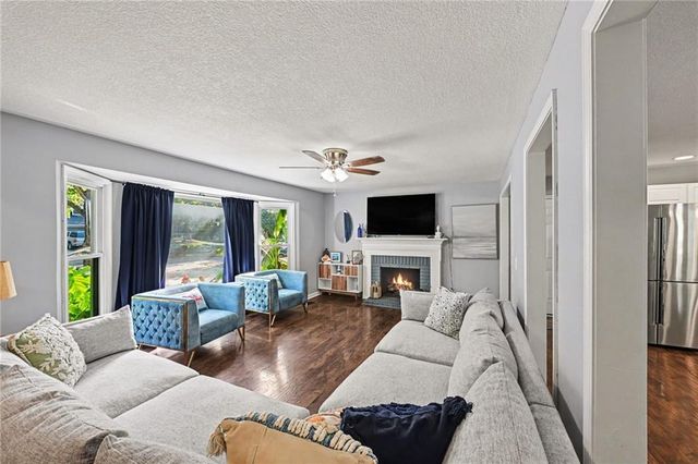 2905 Rimrock Drive, Lawrence, KS 66047