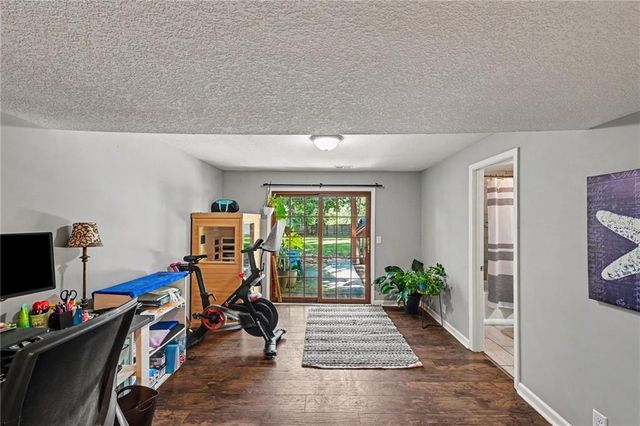 2905 Rimrock Drive, Lawrence, KS 66047