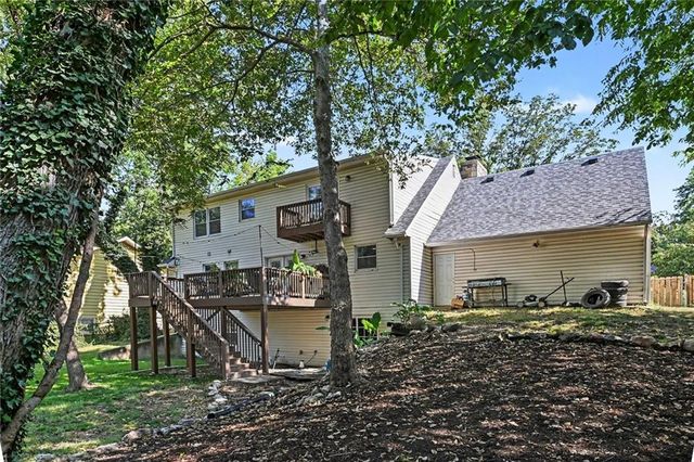 2905 Rimrock Drive, Lawrence, KS 66047