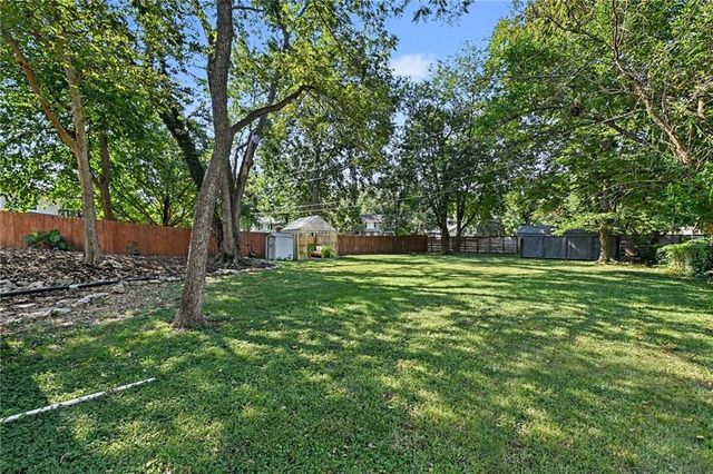 2905 Rimrock Drive, Lawrence, KS 66047