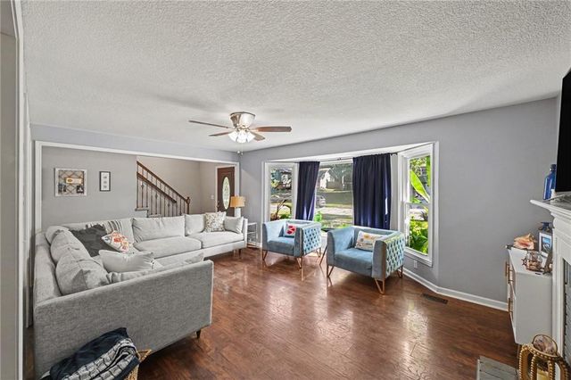 2905 Rimrock Drive, Lawrence, KS 66047