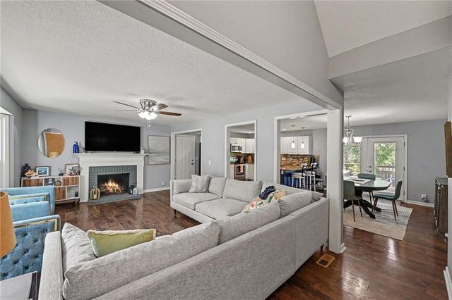 2905 Rimrock Drive, Lawrence, KS 66047
