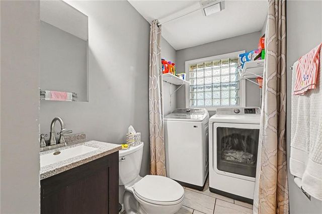 2905 Rimrock Drive, Lawrence, KS 66047
