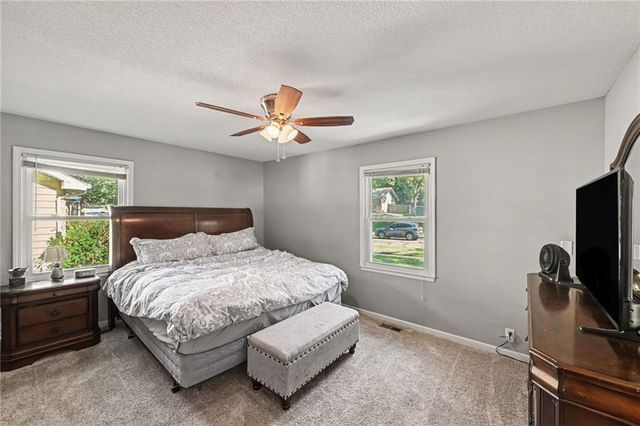 2905 Rimrock Drive, Lawrence, KS 66047