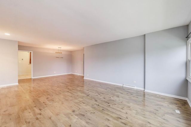 4257 Oakton Street 2, Skokie, IL 60076