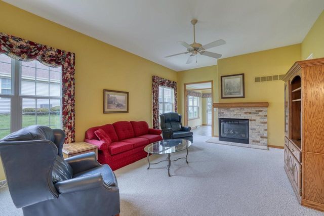 3527 Rapids TRAIL, Waukesha, WI 53189