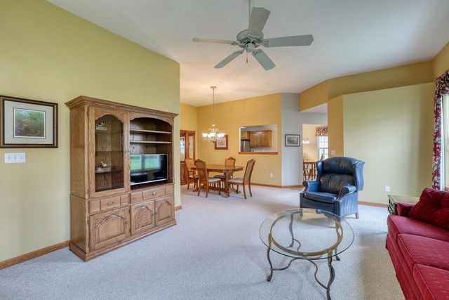3527 Rapids TRAIL, Waukesha, WI 53189