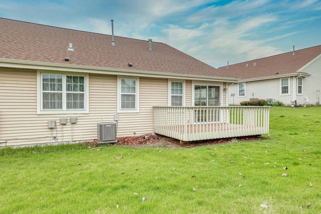 3527 Rapids TRAIL, Waukesha, WI 53189