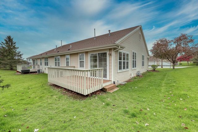 3527 Rapids TRAIL, Waukesha, WI 53189