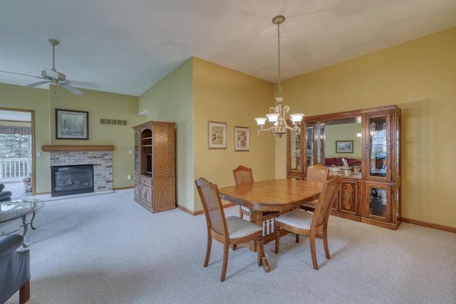 3527 Rapids TRAIL, Waukesha, WI 53189