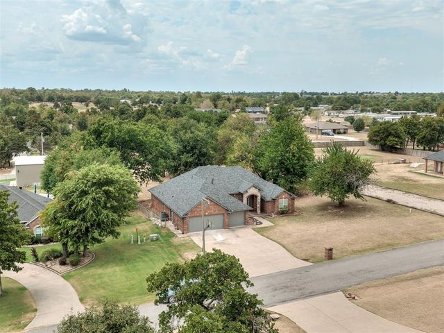 2373 Elm Tree Lane, Blanchard, OK 73010