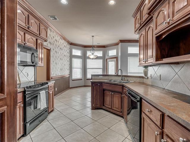 2373 Elm Tree Lane, Blanchard, OK 73010
