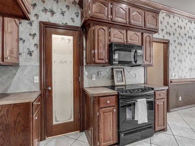 2373 Elm Tree Lane, Blanchard, OK 73010