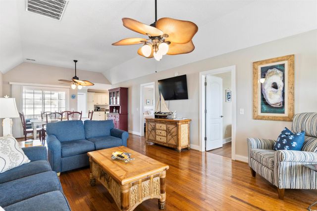 328 45th Ave. N, North Myrtle Beach, SC 29582