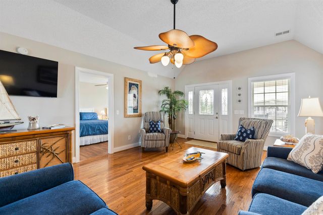 328 45th Ave. N, North Myrtle Beach, SC 29582