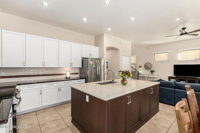 212 E Croydon Park Road, Tucson, AZ 85704