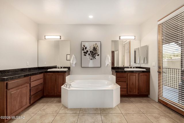 212 E Croydon Park Road, Tucson, AZ 85704