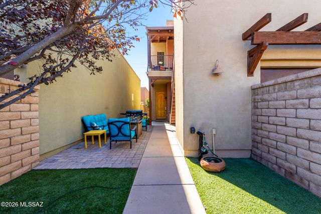 212 E Croydon Park Road, Tucson, AZ 85704