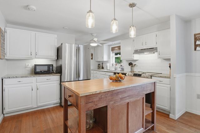 23 Oakmont Street, Webster, MA 01570