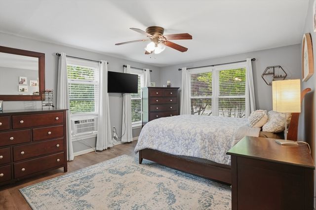 23 Oakmont Street, Webster, MA 01570