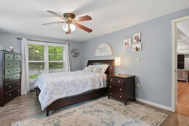 23 Oakmont Street, Webster, MA 01570