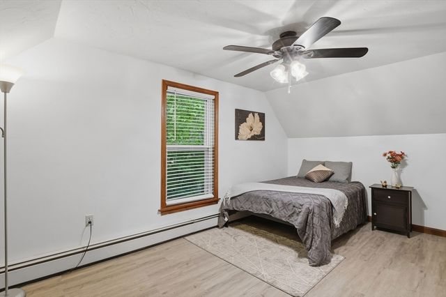 23 Oakmont Street, Webster, MA 01570