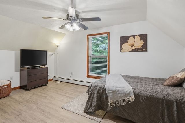 23 Oakmont Street, Webster, MA 01570