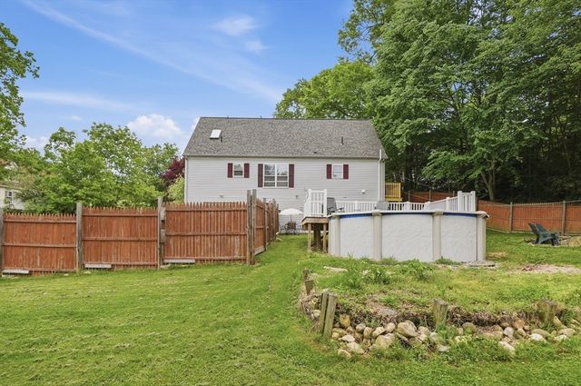 23 Oakmont Street, Webster, MA 01570
