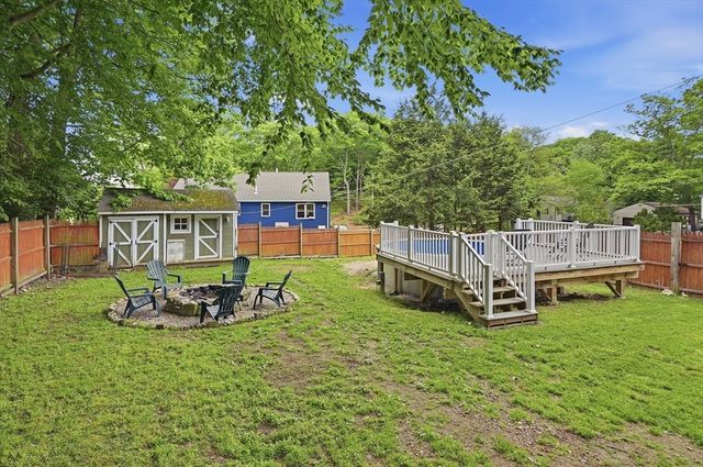 23 Oakmont Street, Webster, MA 01570