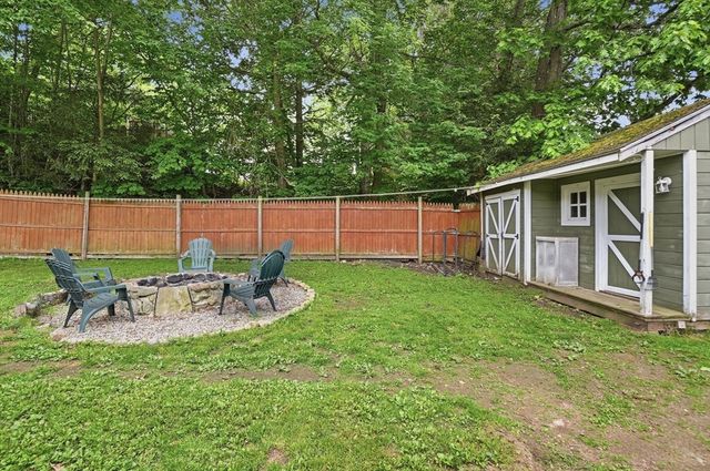 23 Oakmont Street, Webster, MA 01570