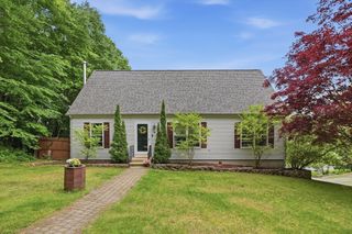 23 Oakmont Street, Webster, MA 01570