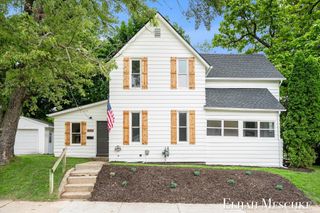 801 Coldbrook Street NE, Grand Rapids, MI 49503
