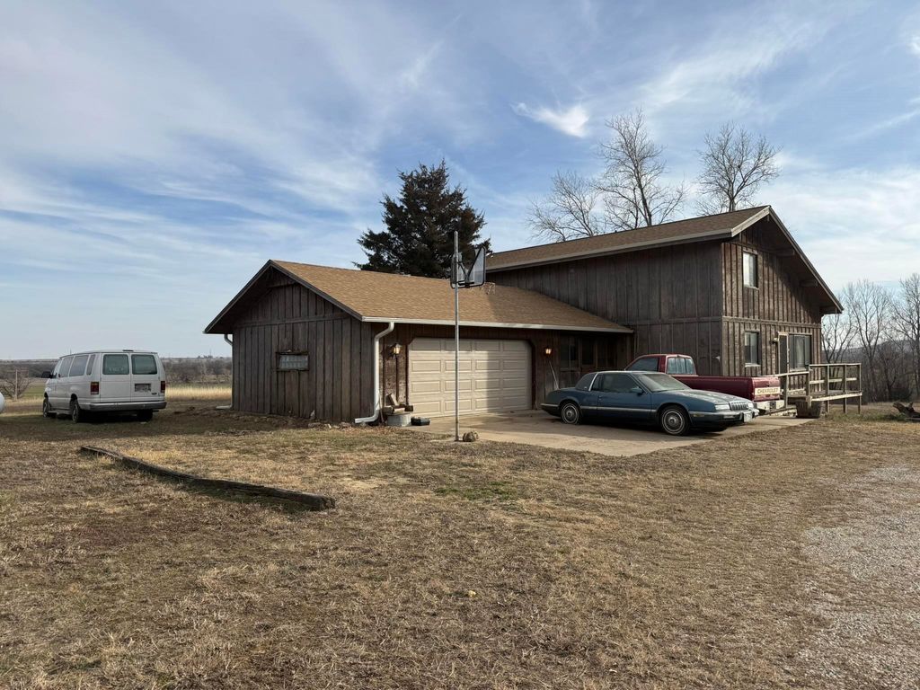 319 S Woodward Rd., Salina, KS 67401